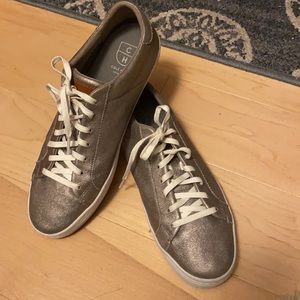 Cole Haan women Les sneakers gold color size 10.5